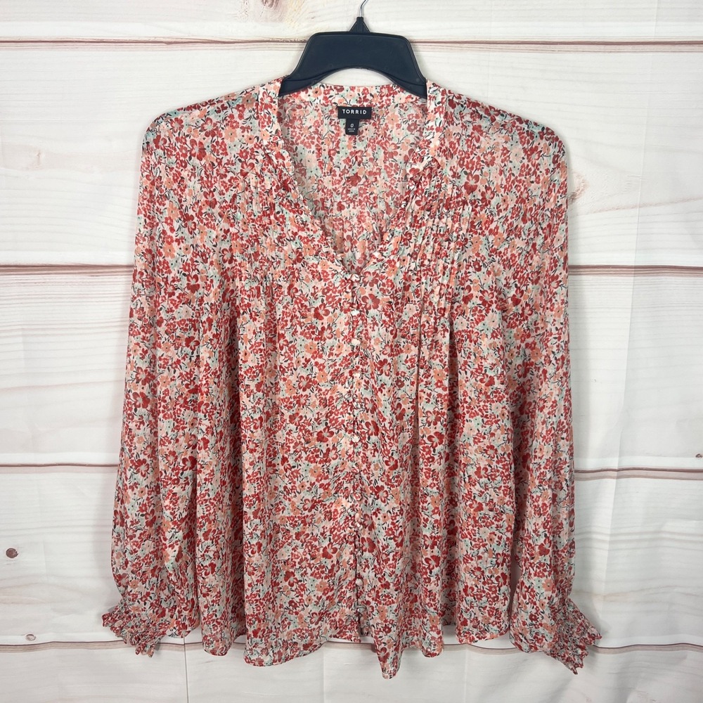 Torrid Top Womens 0 12 Red Floral Blouse Chiffon Semi Sheer Smocked Cuff Buttons